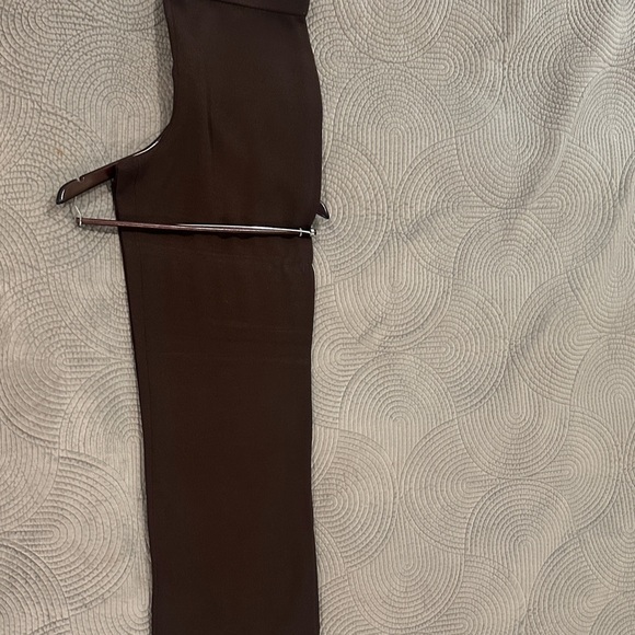 St. John Collection Chocolate Elegant Wide Leg Knit Pants.   Never worn - Picture 5 of 5